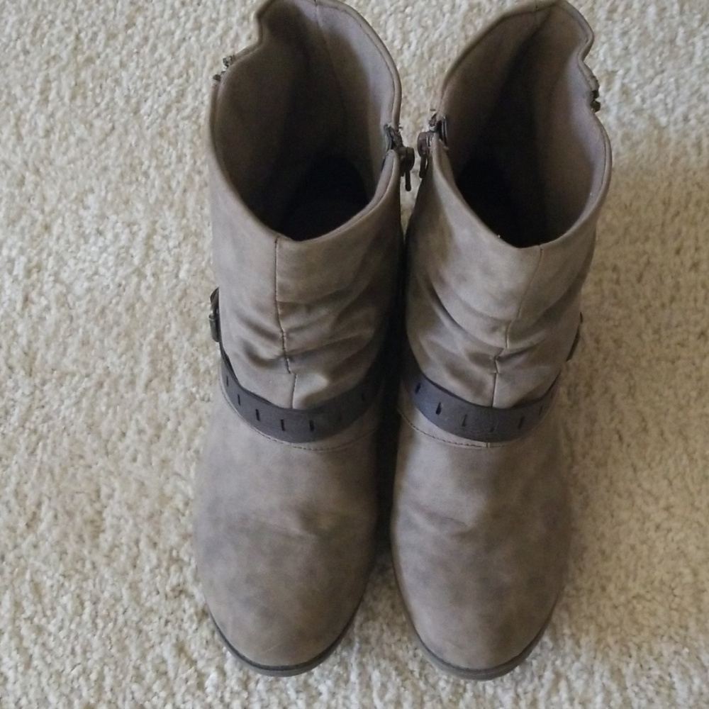 Booties - Picture 4 of 4